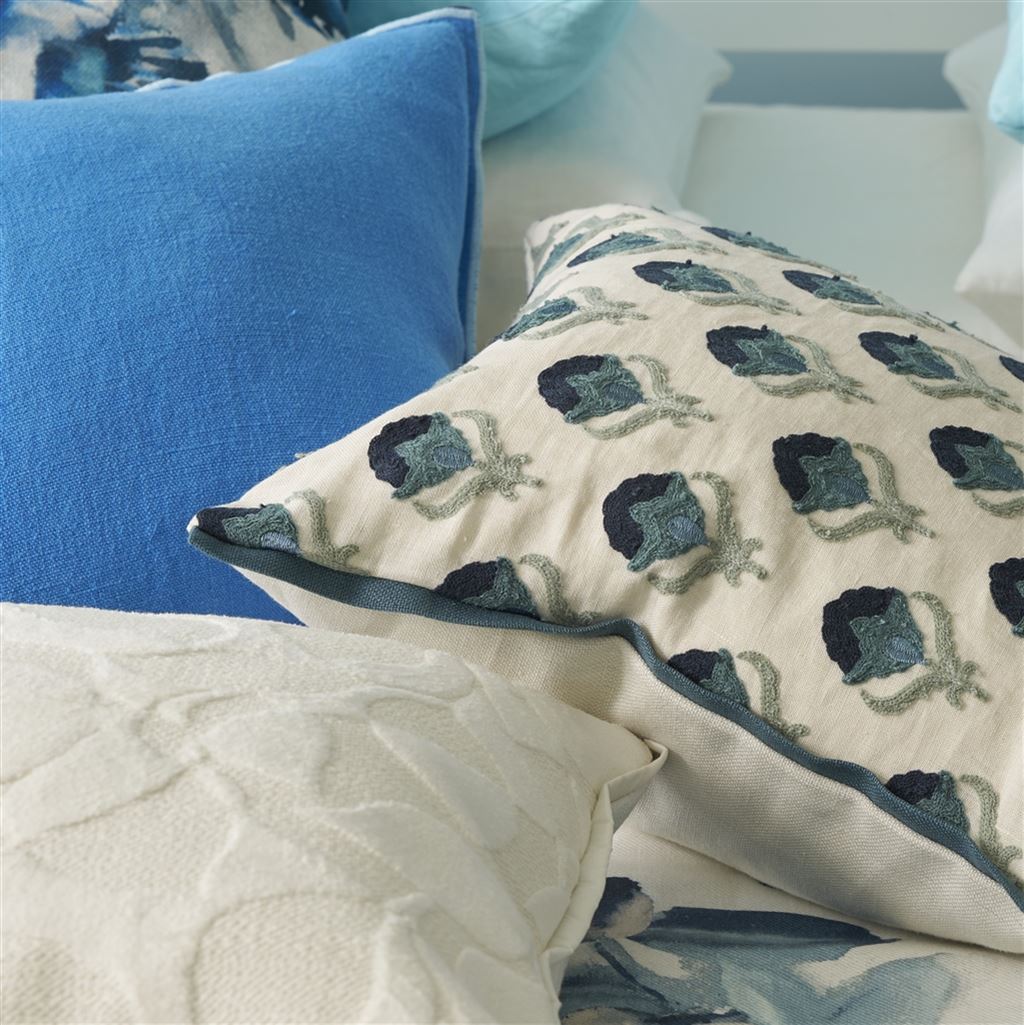 TEASEL INDIGO DECORATIVE PILLOW