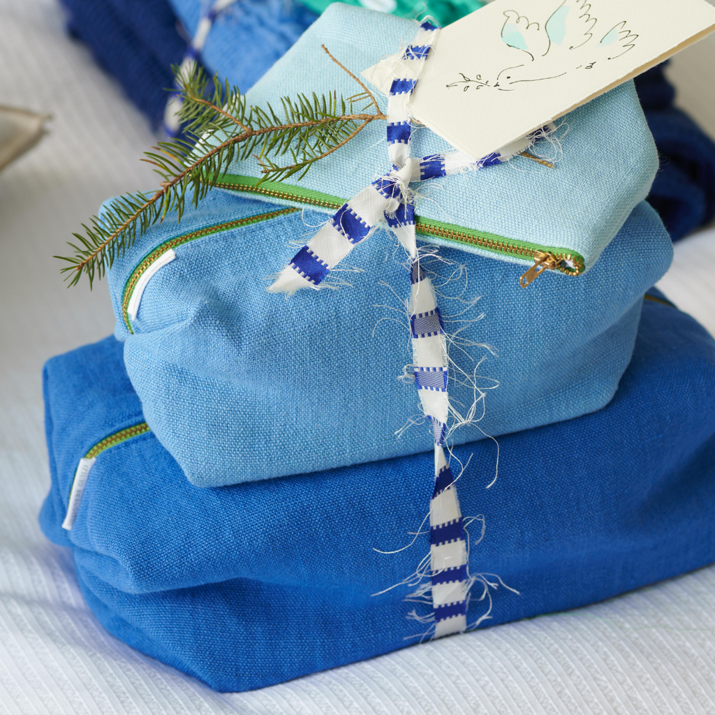 BRERA LINO CERULEAN MEDIUM TOILETRY BAG