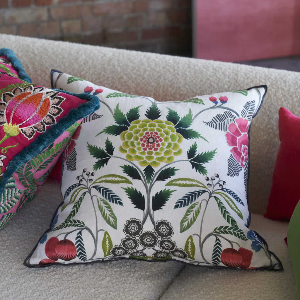 BROCART DECORATIF FUCHSIA DECORATIVE PILLOW